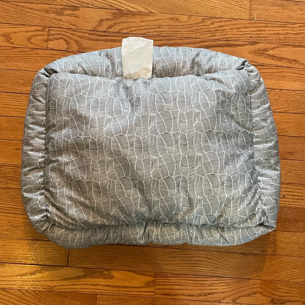 Dog Bed: Classic Puffy Pillow Pet Bed, Medium